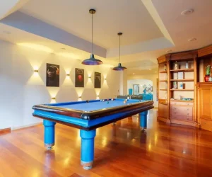 pablo-escobar-penthouse-medellin-party-room (3)