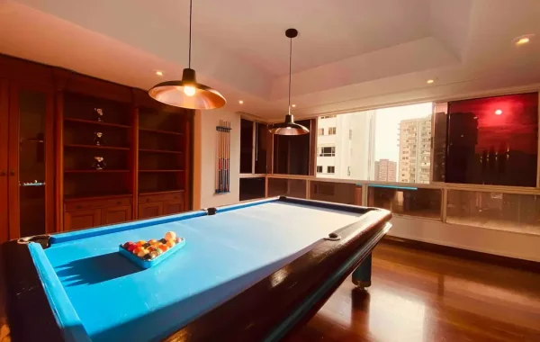 pablo-escobar-penthouse-medellin-party-room (5)